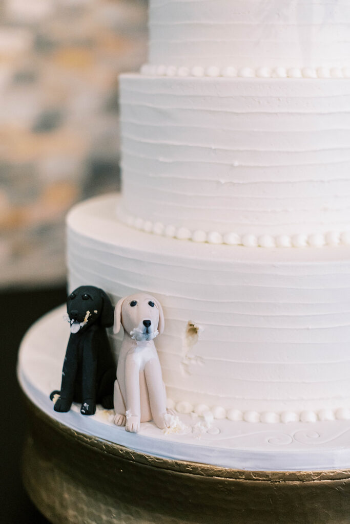 Custom wedding cake with two dogs