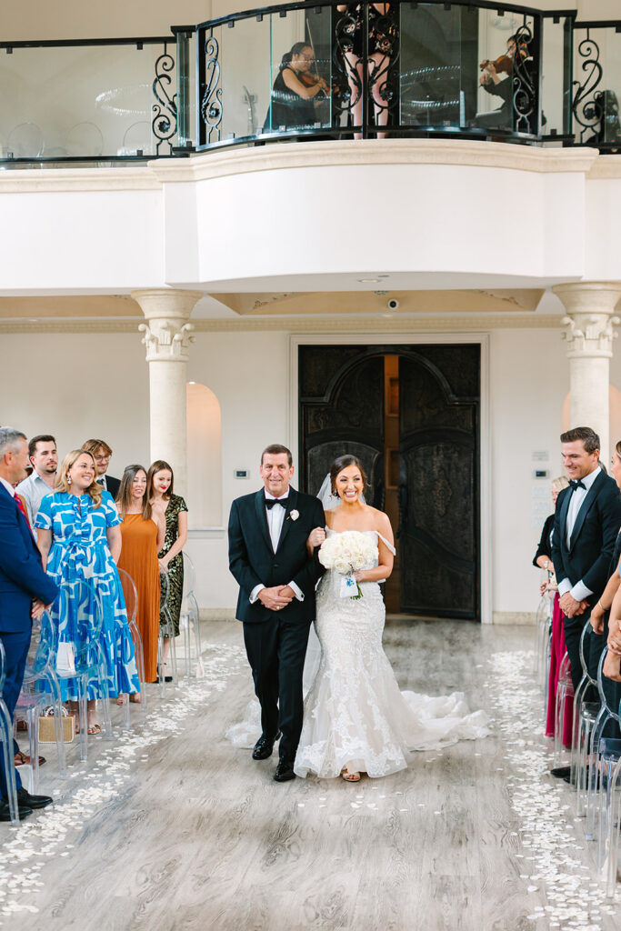 Wedding ceremony from black tie wedding in Texas - Captured by Aly Matei - Texas Wedding Photographer