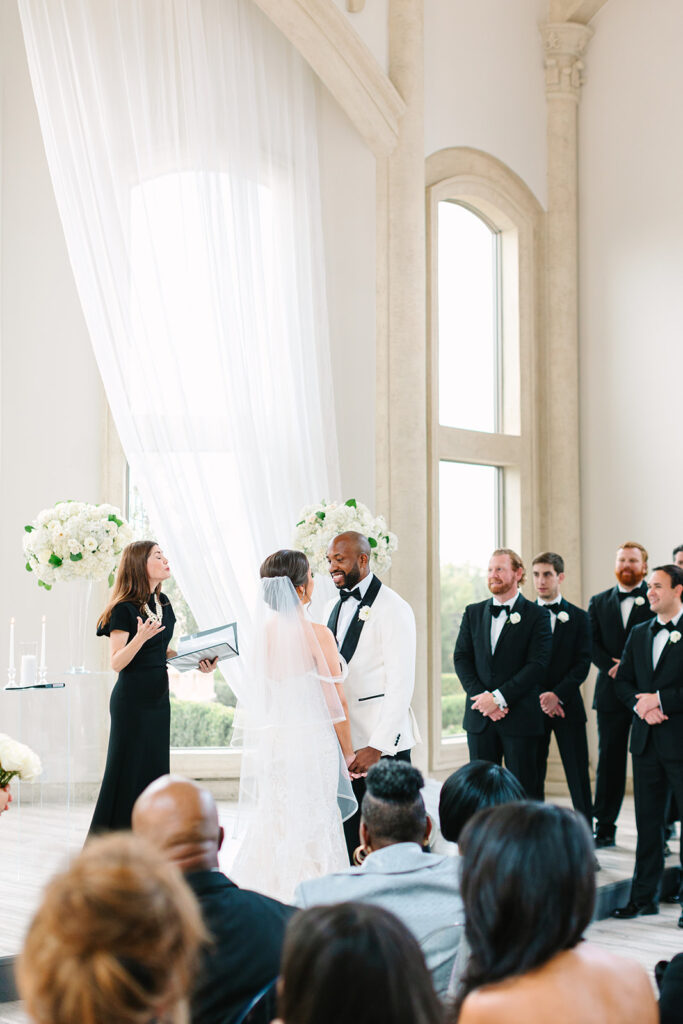 Wedding ceremony from black tie wedding in Texas - Captured by Aly Matei - Texas Wedding Photographer