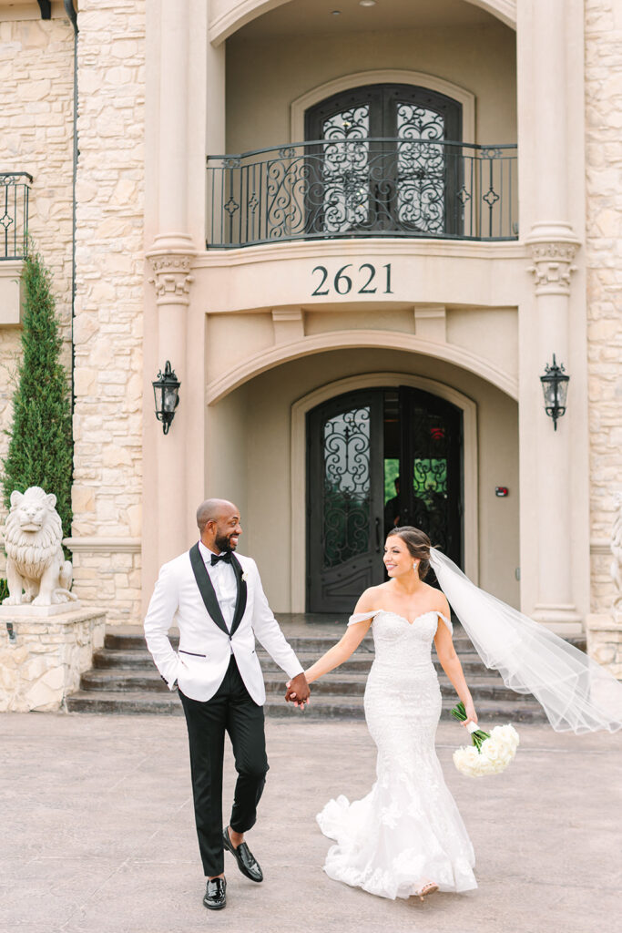 Bride and groom portraits from a classic black tie wedding in Texas
