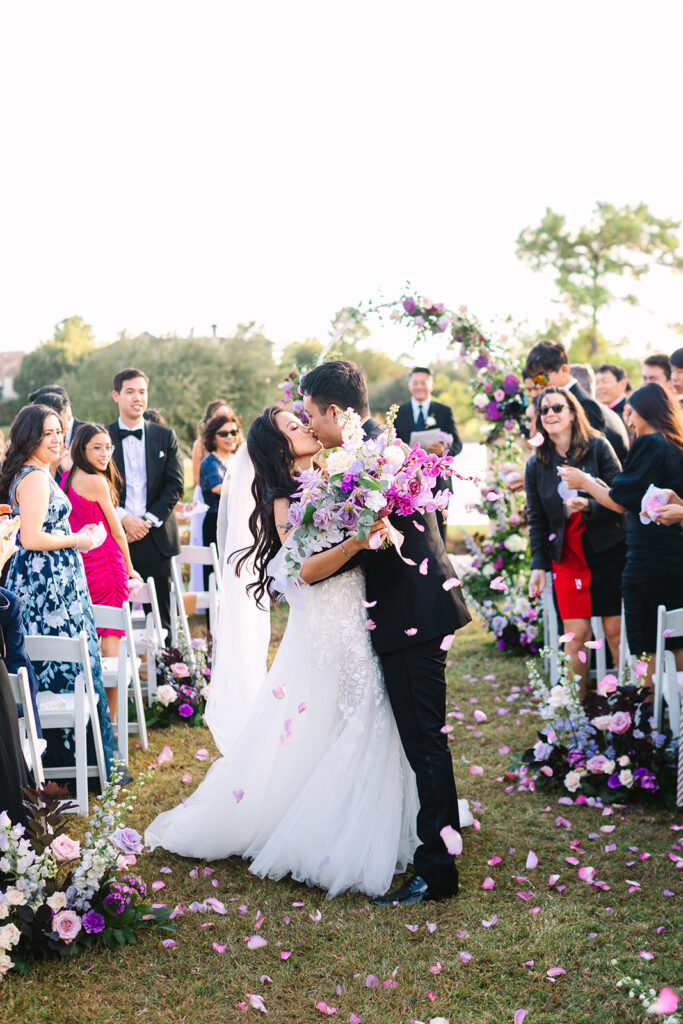 A Beautiful outdoor Royal Oaks Country Club wedding ceremony in Houston