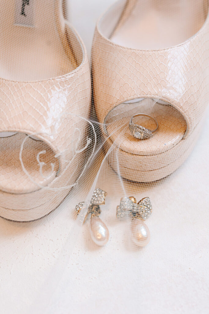 Brides heels and earrings
