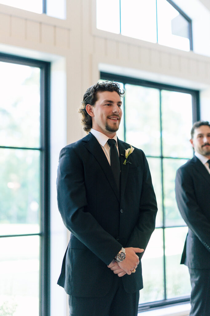 Modern Western Wedding Inspiration: A Classic Ranch Wedding with Timeless Cowboy Vibes