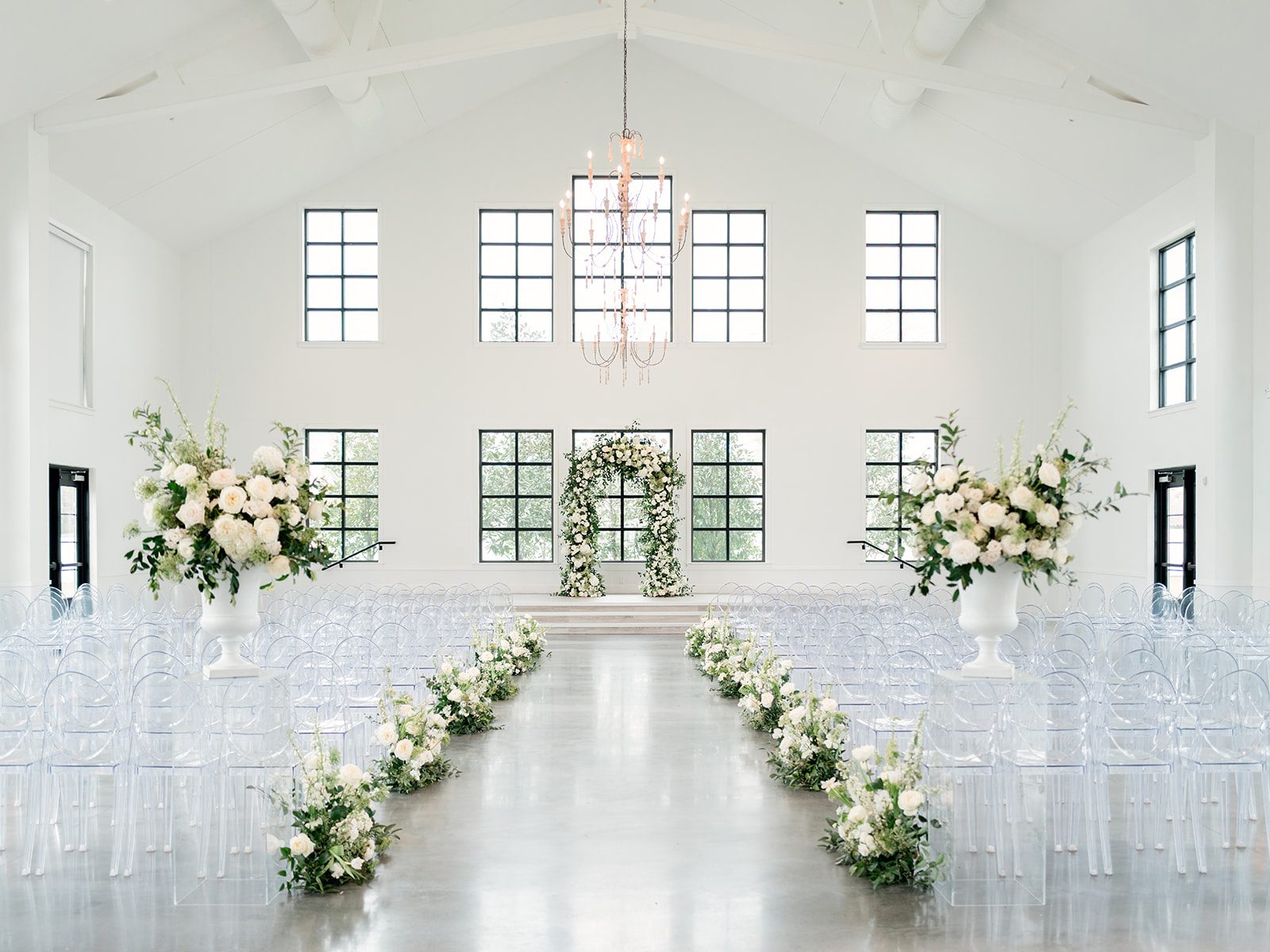 Wedding ceremony at Boxwood Manor in Tomball, Texas