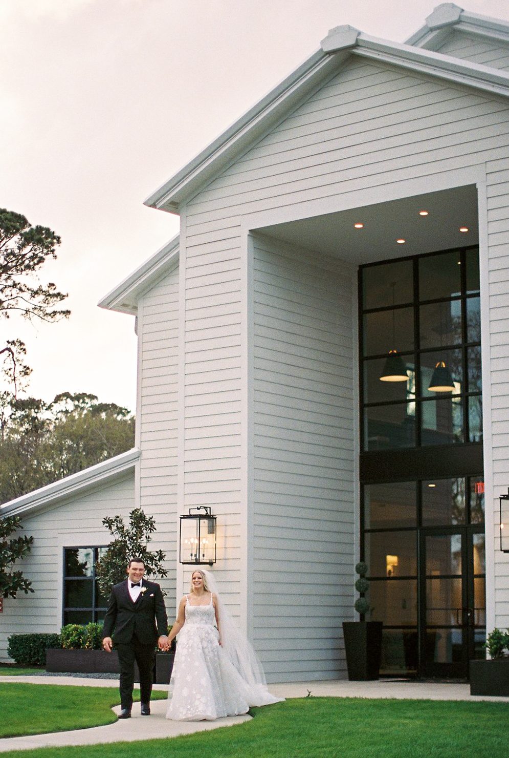 Newlywed portraits at a Boxwood Manor wedding by Aly Matei Photography
