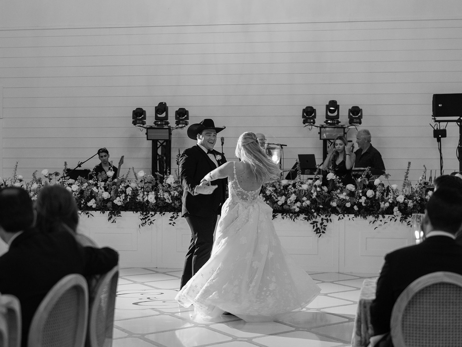Wedding reception at Boxwood Manor in Tomball, Texas