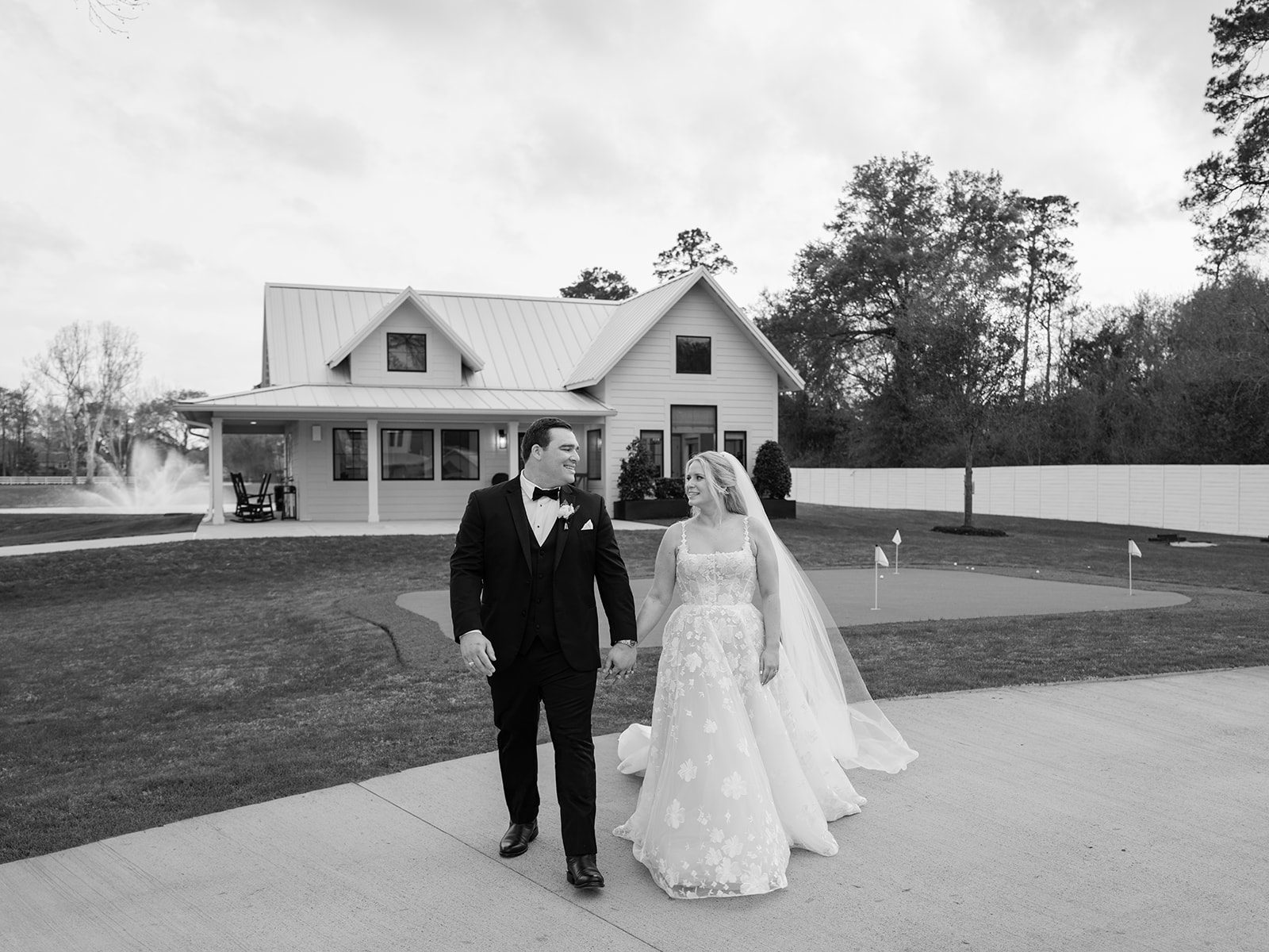 Newlywed portraits at a Boxwood Manor wedding by Aly Matei Photography