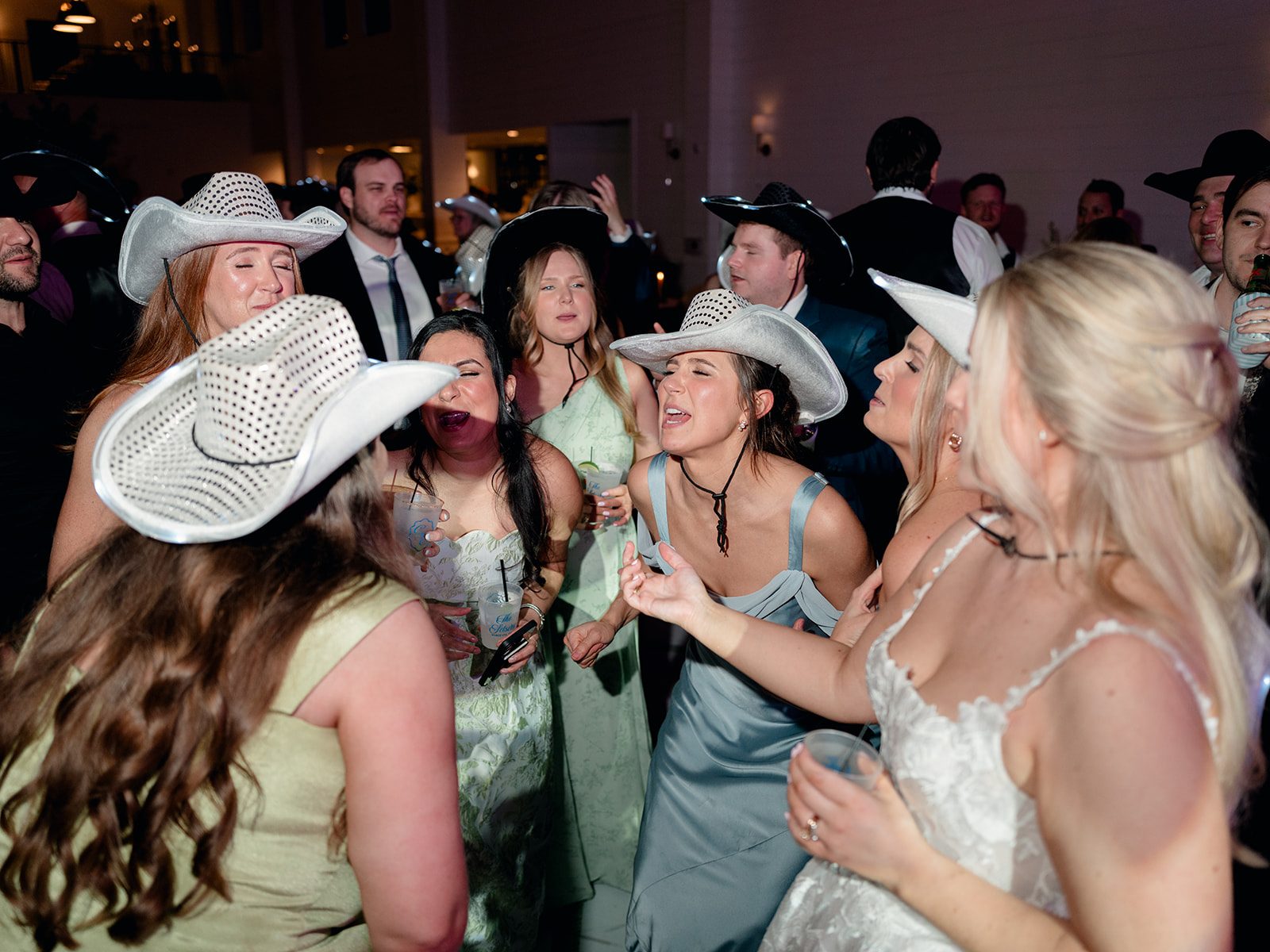 Wedding reception at Boxwood Manor in Tomball, Texas