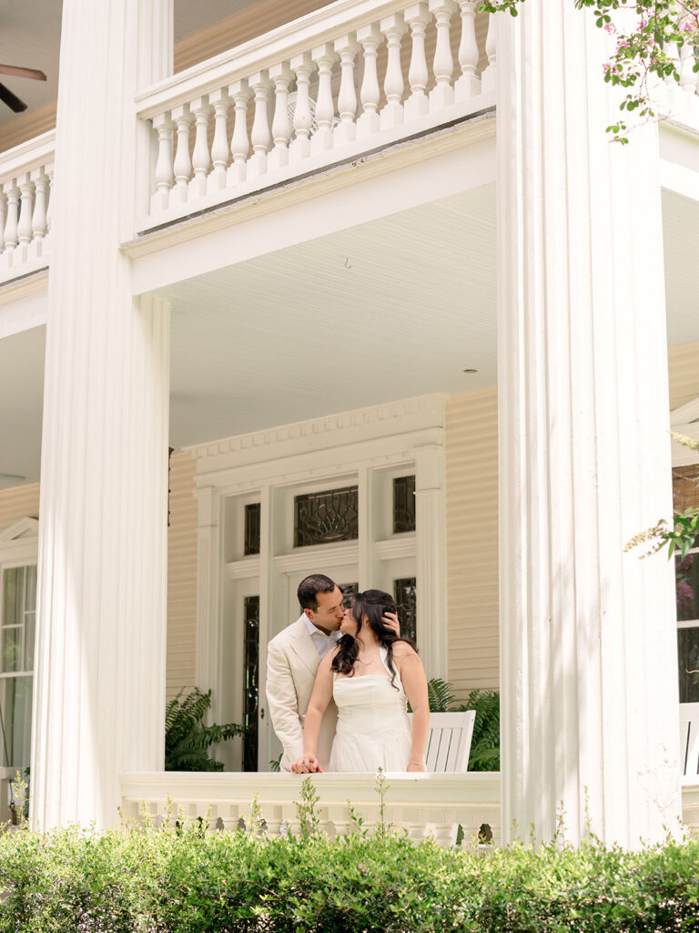 romantic couple portraits in las vegas